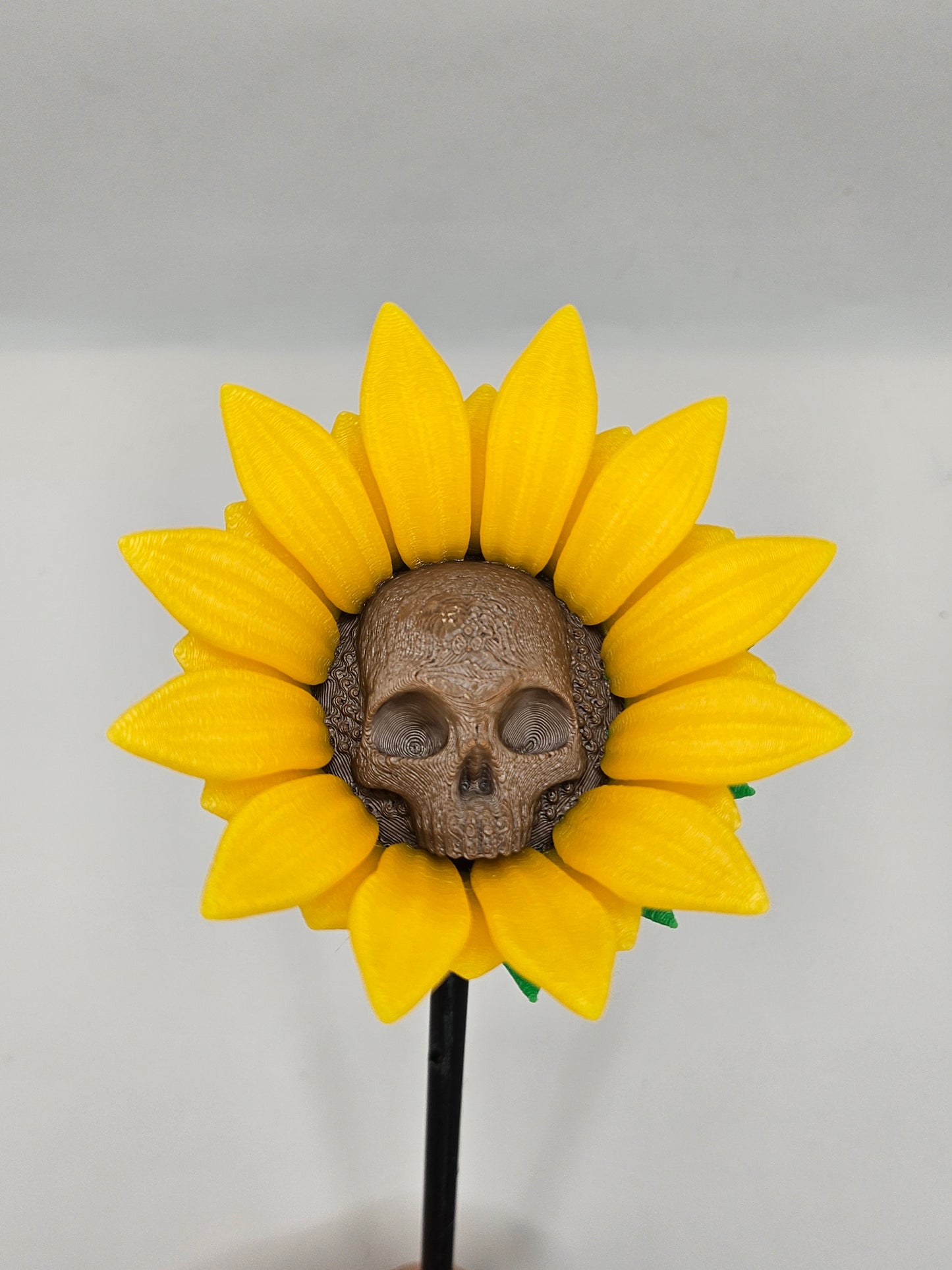 Sunflower Statues - Elegant Floral Statues with Natural Finish, Ideal for Home Decor and Gifts