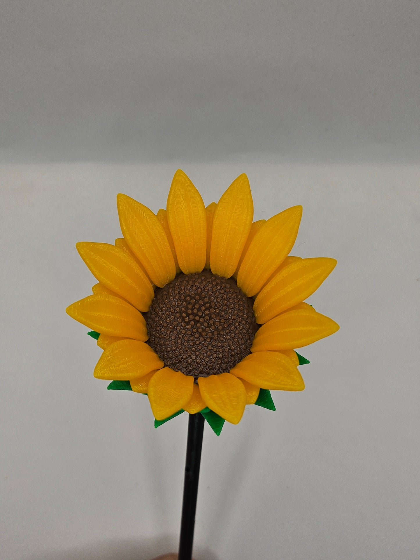 Sunflower Statues - Elegant Floral Statues with Natural Finish, Ideal for Home Decor and Gifts