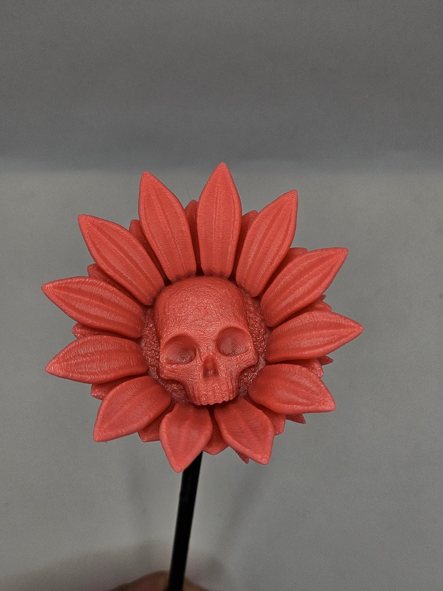 Sunflower Statues - Elegant Floral Statues with Natural Finish, Ideal for Home Decor and Gifts
