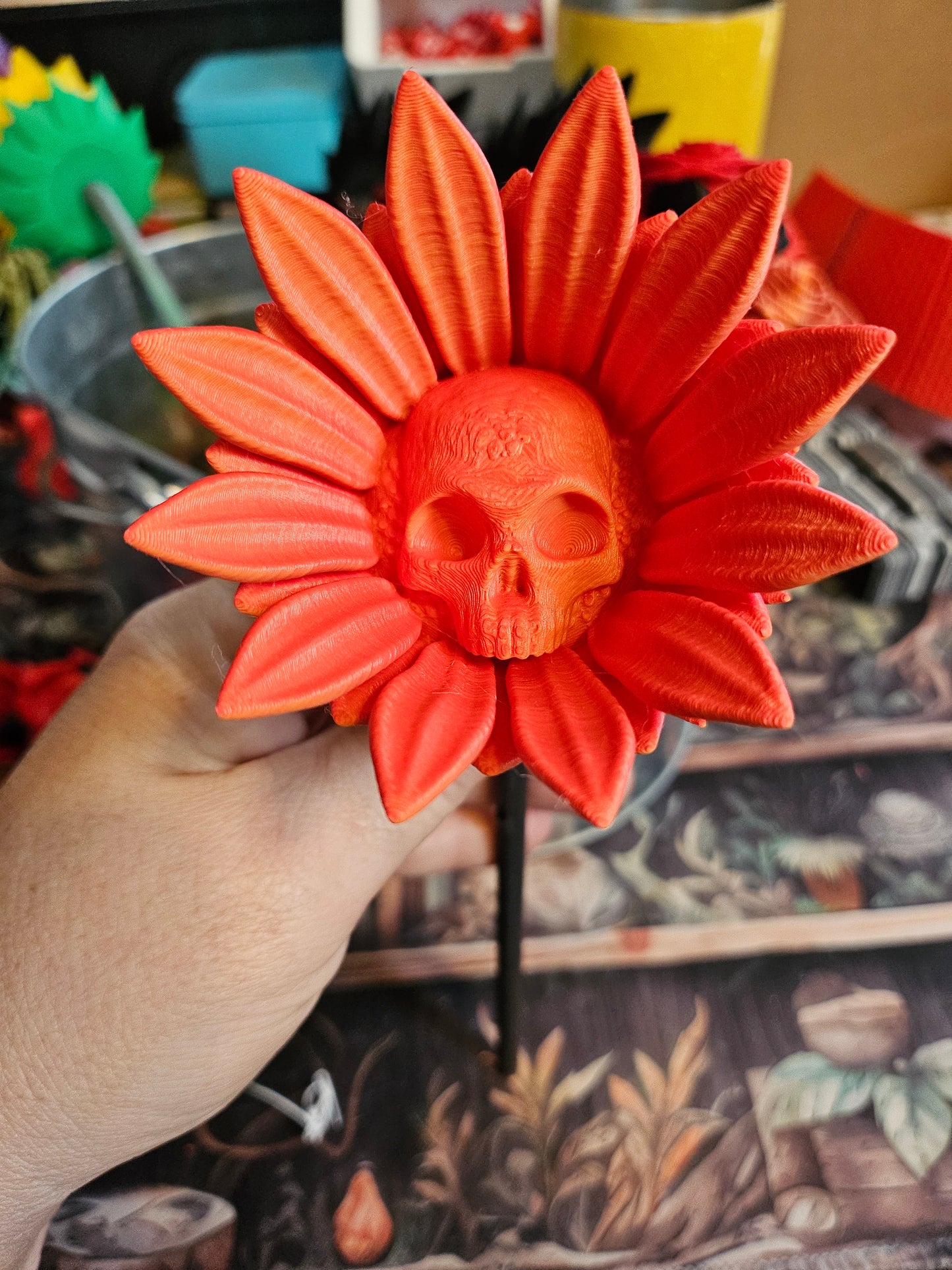 Sunflower Statues - Elegant Floral Statues with Natural Finish, Ideal for Home Decor and Gifts