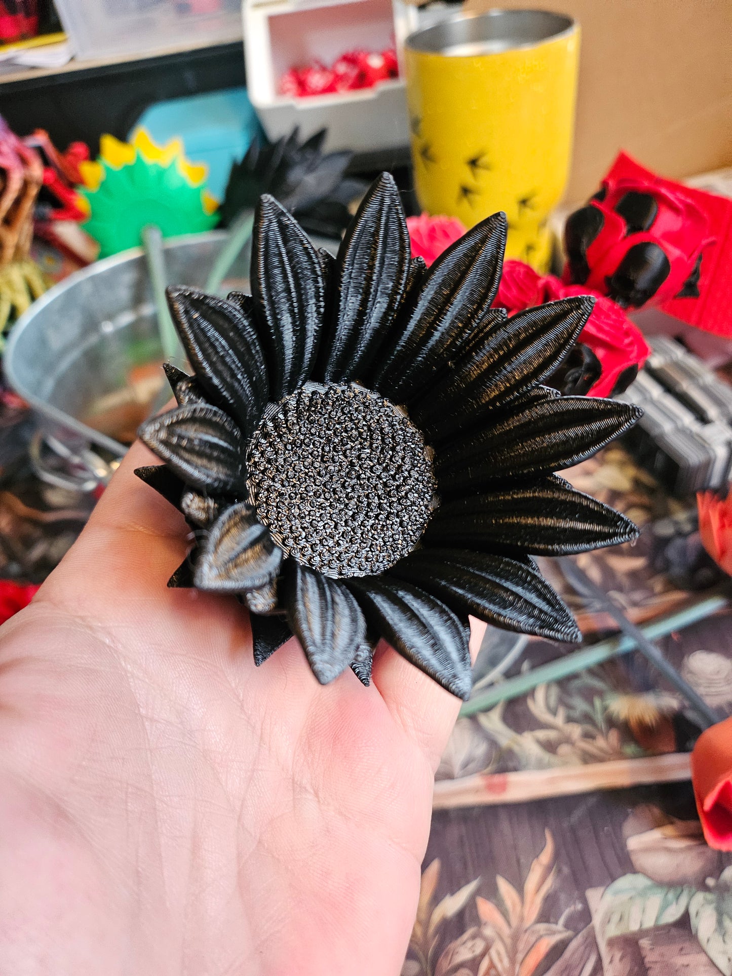 Sunflower Statues - Elegant Floral Statues with Natural Finish, Ideal for Home Decor and Gifts