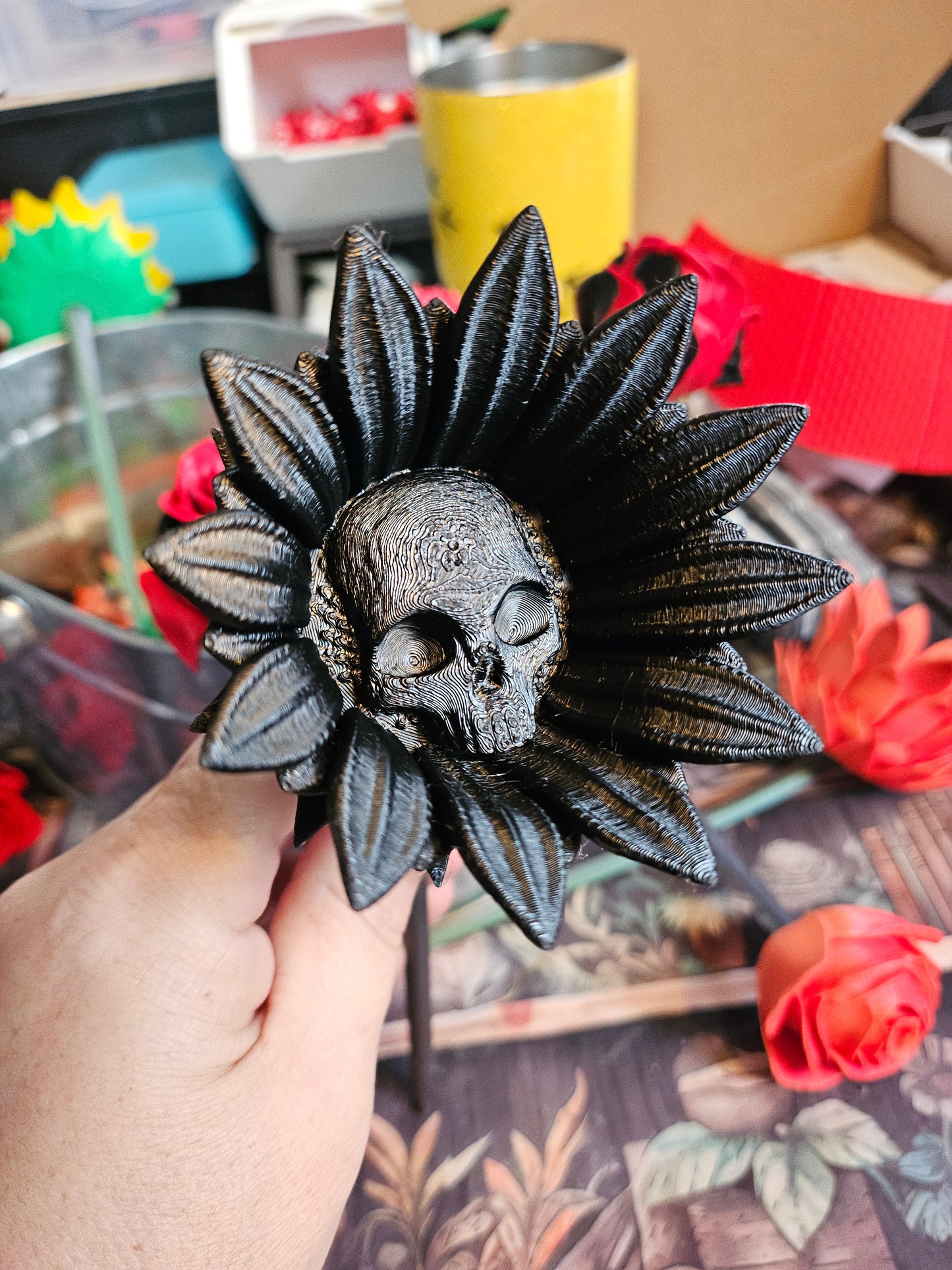 Sunflower Statues - Elegant Floral Statues with Natural Finish, Ideal for Home Decor and Gifts