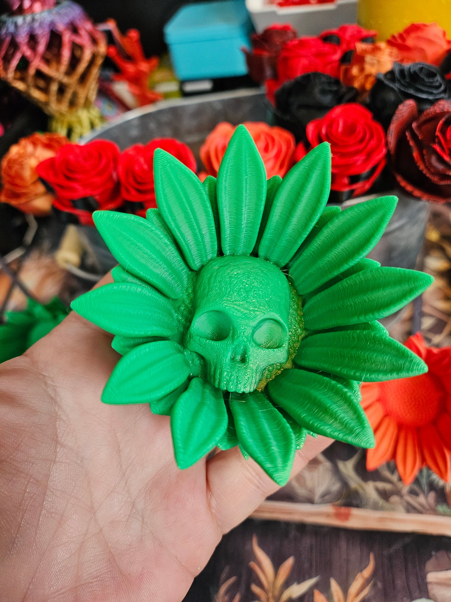 Sunflower Statues - Elegant Floral Statues with Natural Finish, Ideal for Home Decor and Gifts